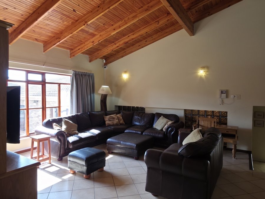 9 Bedroom Property for Sale in Noorsekloof Eastern Cape